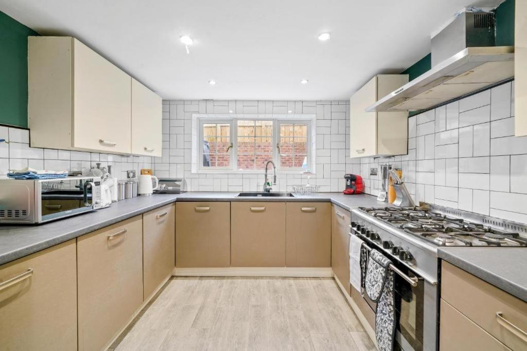 Deluxe 5 Bed In Central Whitby - Parking - Hot Tub Extérieur photo