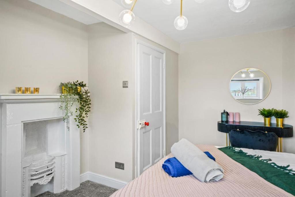 Deluxe 5 Bed In Central Whitby - Parking - Hot Tub Extérieur photo